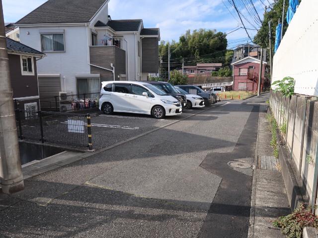 コンフォタブルアイエス 駐車場