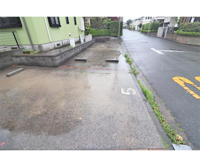 グローリー原宿B棟 駐車場