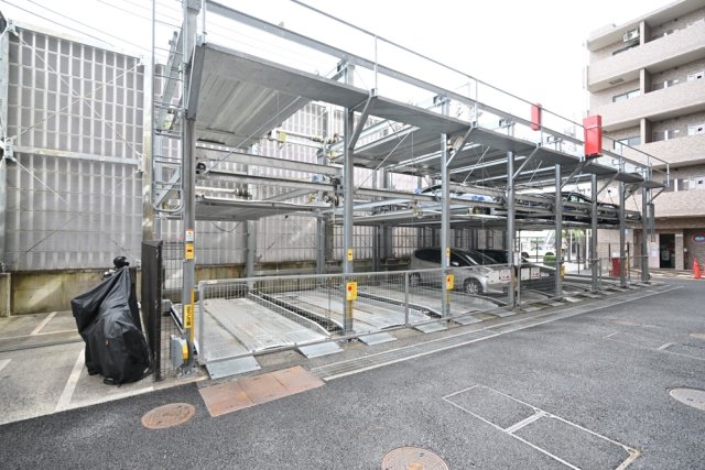 ライオンズプラザ本蓮沼5階 駐車場