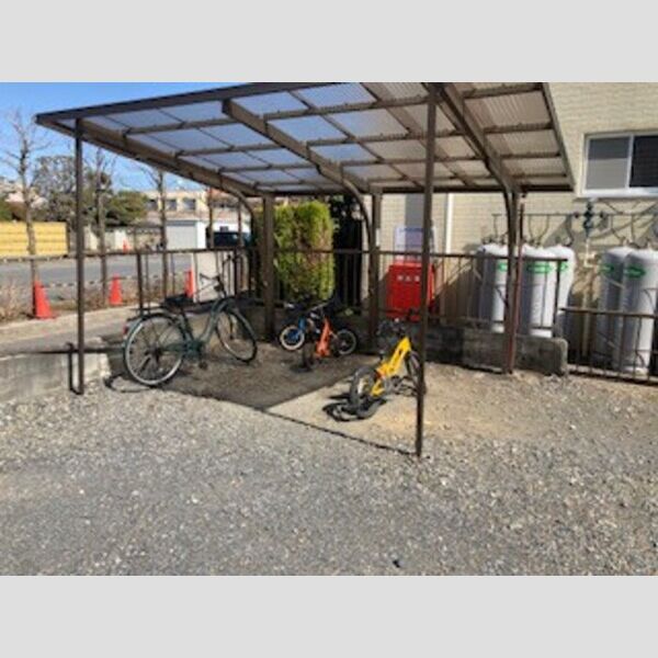 レイニオンミトミ 駐輪場