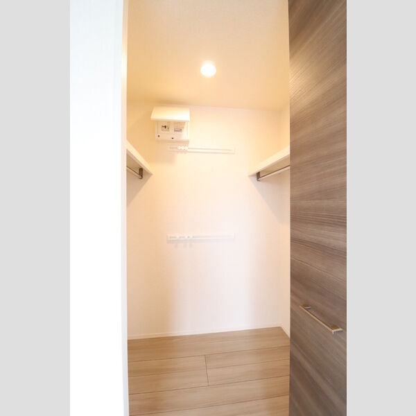 フォレストヴィラ202号室 ウォークインクローゼット