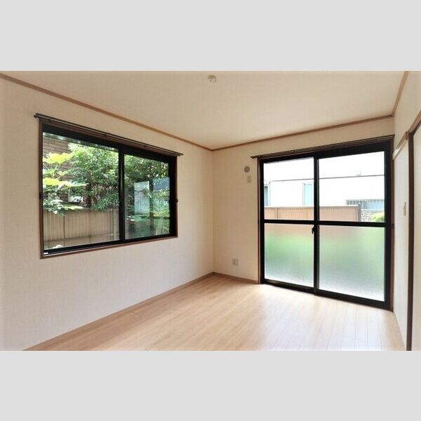 ハイム寿々 南側洋室