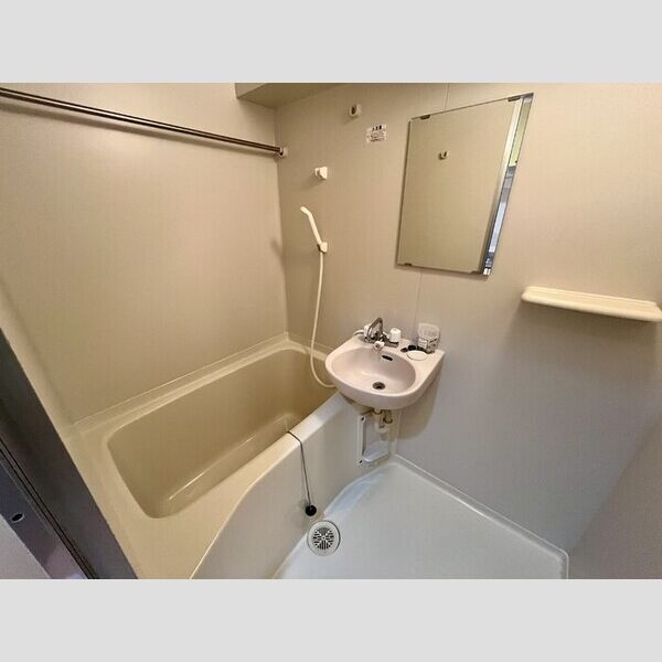 KM・スプリングス302号室 ユニットバス