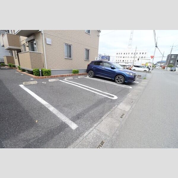グランメール壱里山202号室 駐車場