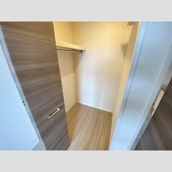 オリヴィア山手106号室 収納