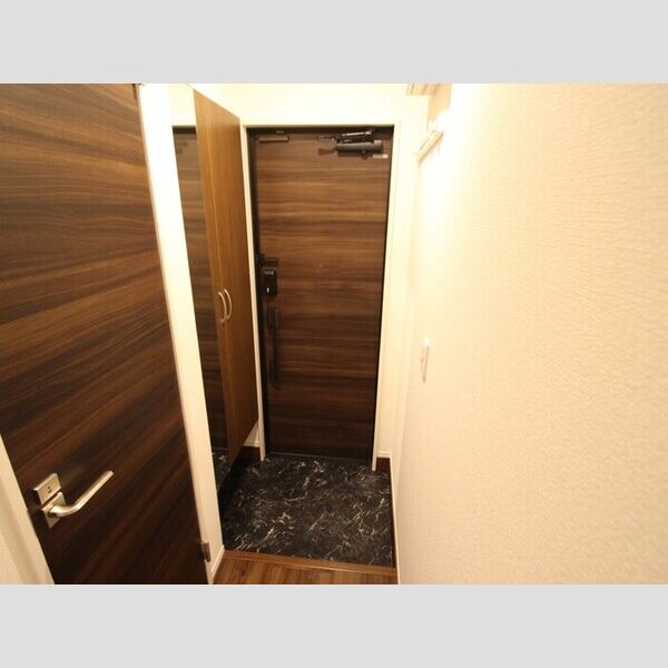 ココン　セレソⅡ106号室 玄関