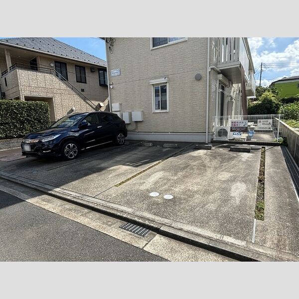 グランドゥール 駐車場