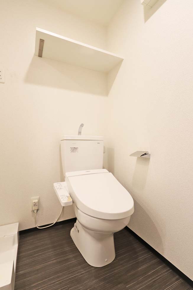 VERXEED横濱WEST 内観