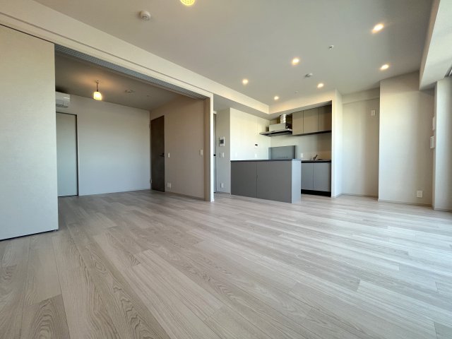 プライムメゾン千葉新町1003号室 リビング