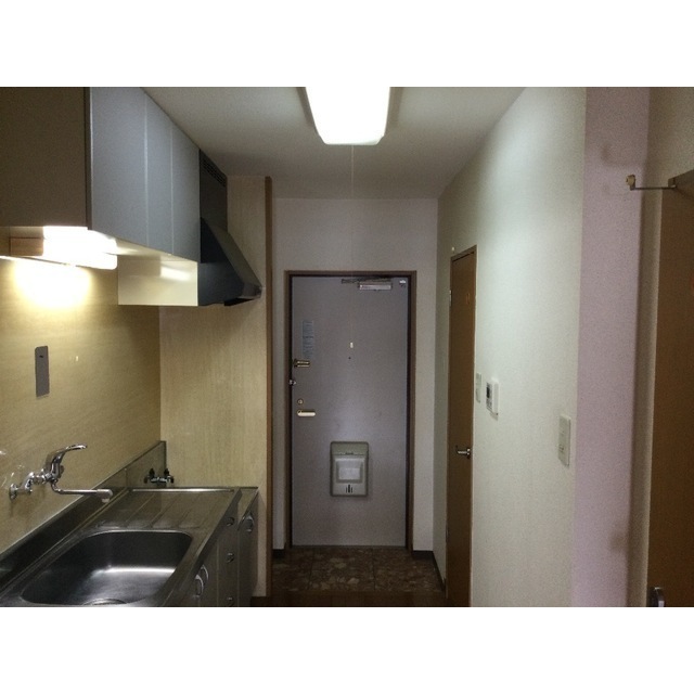 リュミエールⅠ105号室 玄関