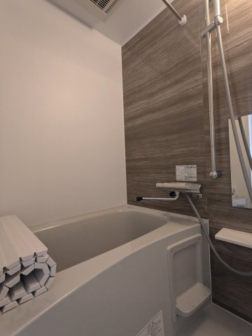 ラグゼフラット東六郷0105号室 お風呂