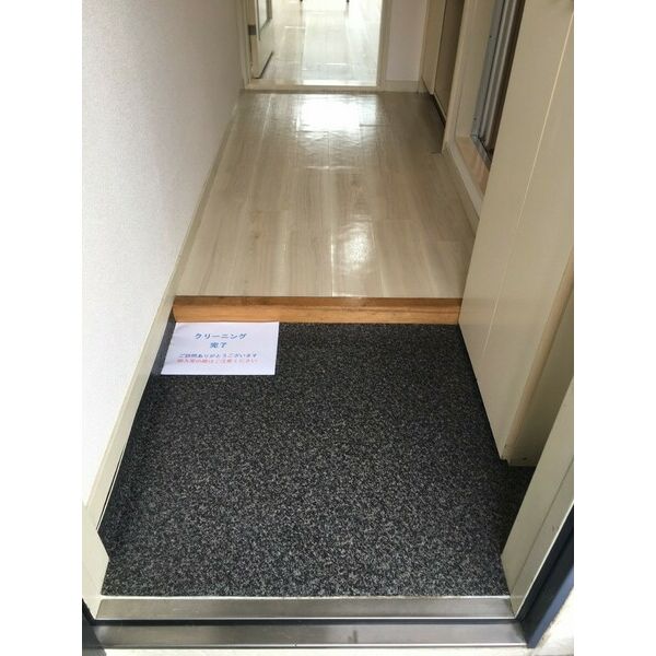 レオ浦和 玄関