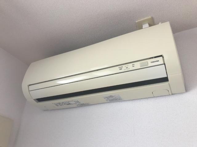 リリー・オブ・ザ・バレー201号室 エアコン（リビング）