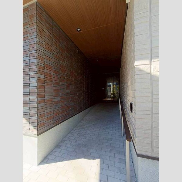 リラフォート　アイナ101号室 エントランスはスロープ付き♪