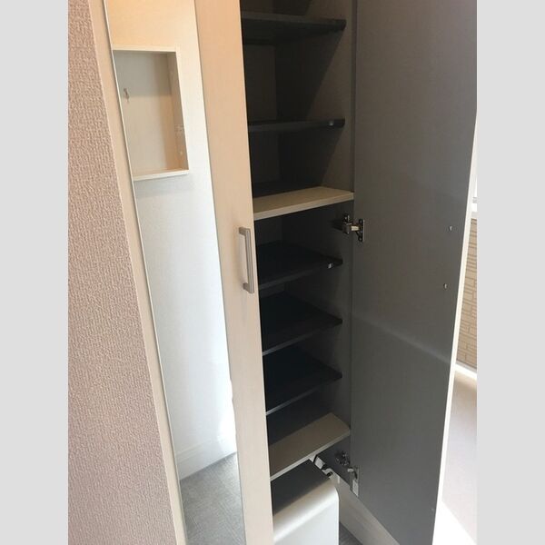 フォンテーヌ桶川103号室 シューズボックス