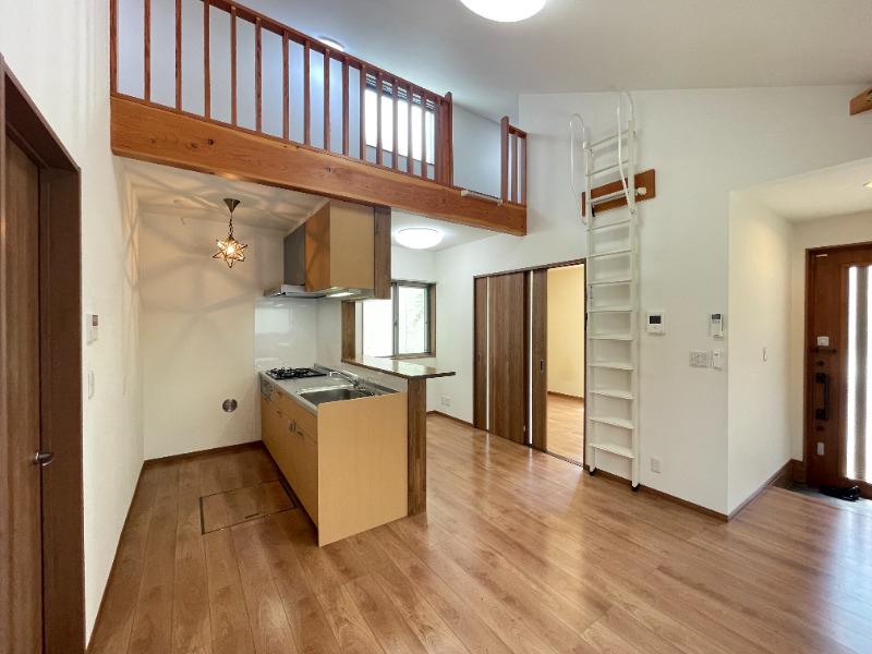 アウローラ リビング