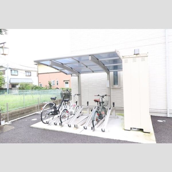 ベルフルール102号室 駐輪場