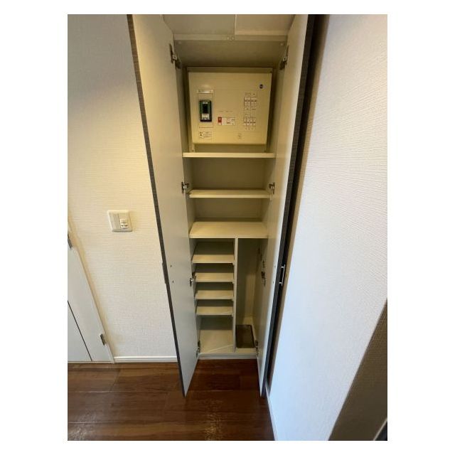 ルクレ高野台レジデンス0905号室 シューズボックス