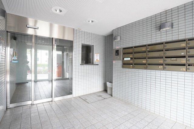 リバティヒルズ中野江原4階 エントランス