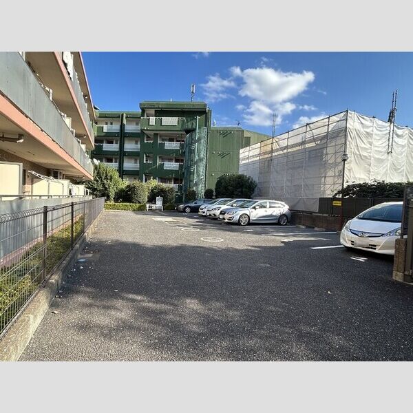 グレースコート法典 駐車場