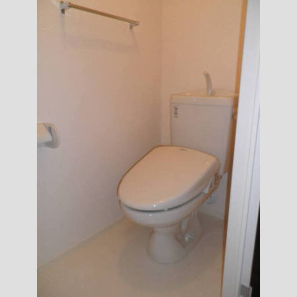 エミナンスⅡ103号室 温水洗浄便座