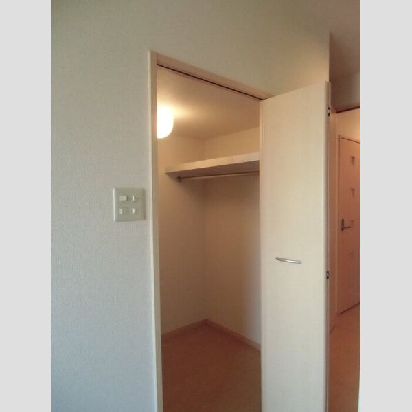 クロスクローバー203号室 ウォークインクローゼット