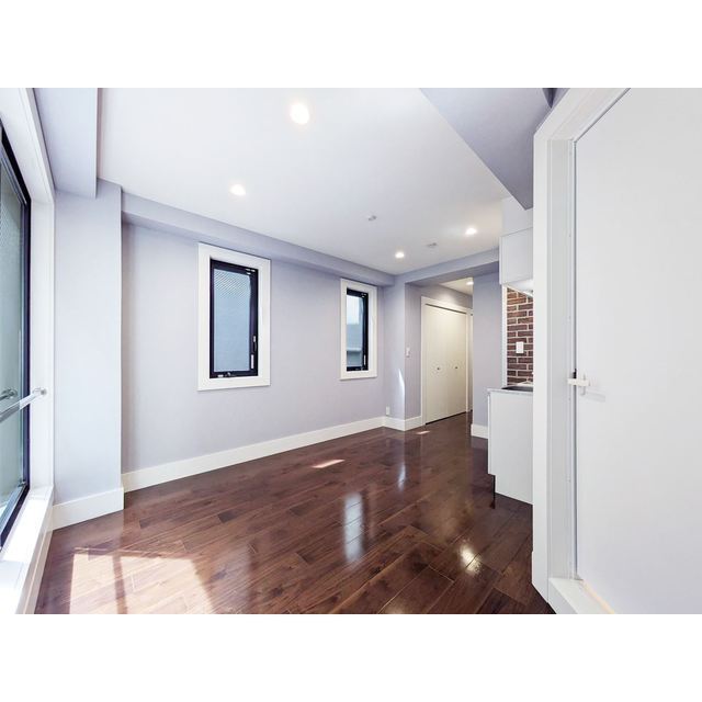 ヴィクトリアン・パレス横浜0202号室 内観