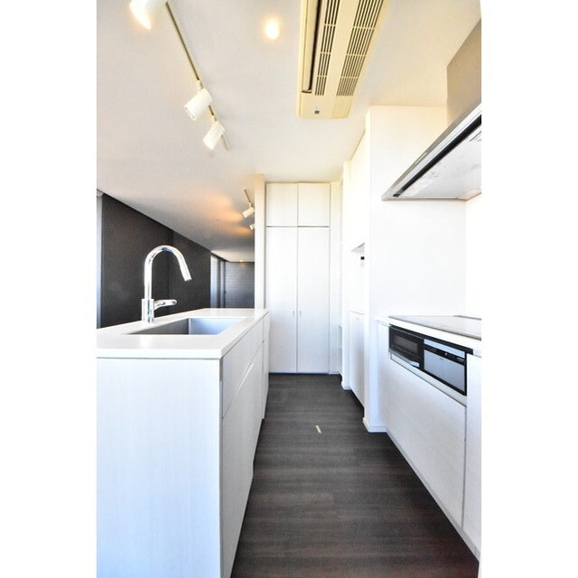 スクエアガーデン池袋 内観