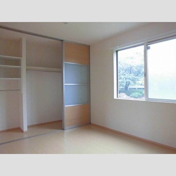 フォレスト101号室 ♪北側洋室のクローゼットです♪