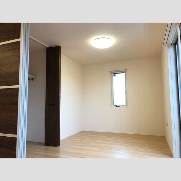 グランドアヴェニュー302号室 南側洋室6.1帖