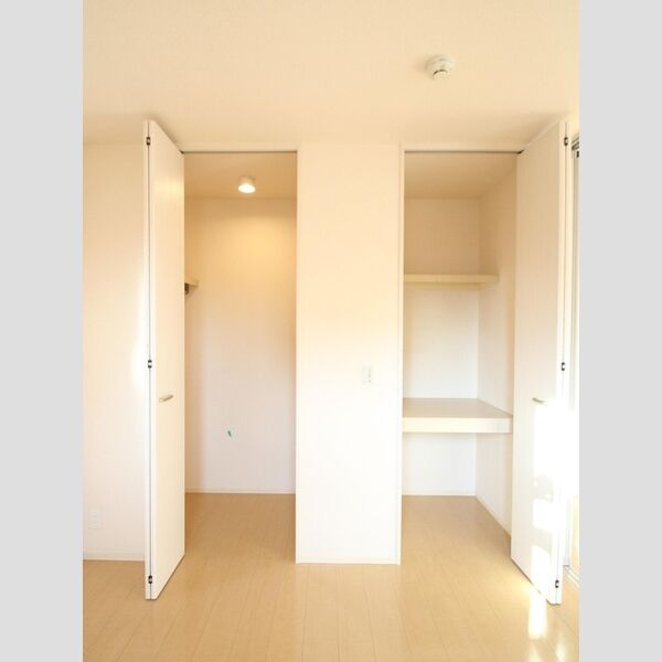 リバーサイドガーデン　B 収納