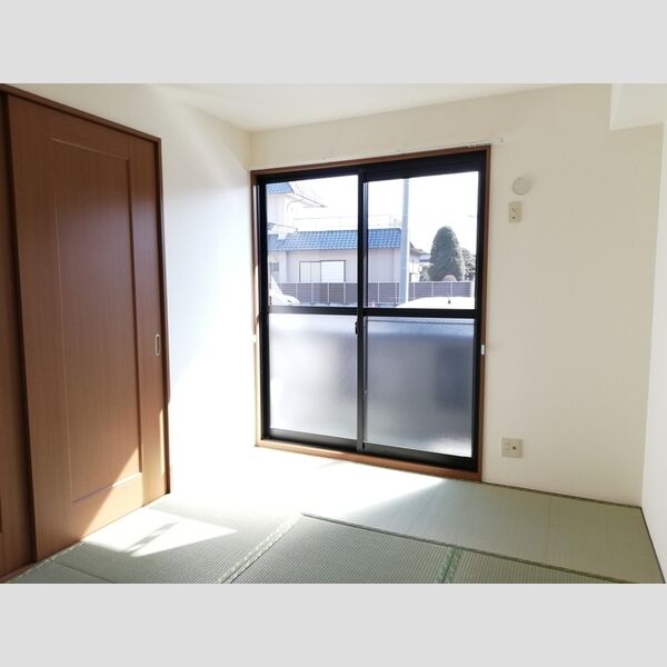 ゴールドパストラル105号室 和室