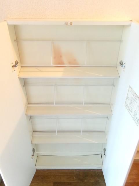ウイングヴィラ0103号室 収納