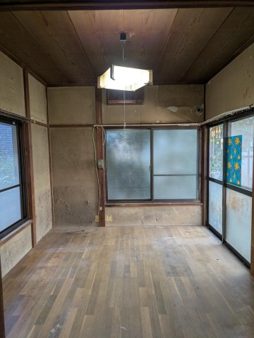 平塚市入野戸建２号 １階洋室（リフォーム前写真）