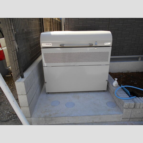 リヴェール苗 清潔感のあるゴミストッカー!