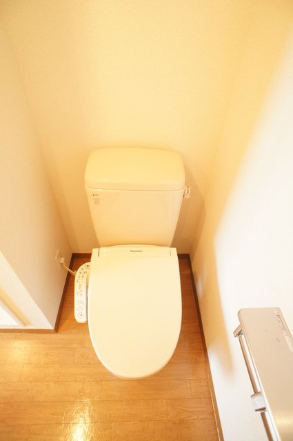 マリンパレス登戸1003号室 トイレ