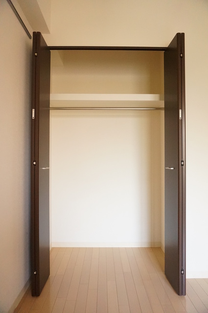 ファミーリェ希望ヶ丘　Ａ棟0108号室 洋室２収納　※現況優先