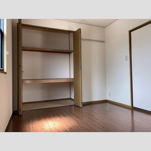 メゾンベール106号室 収納
