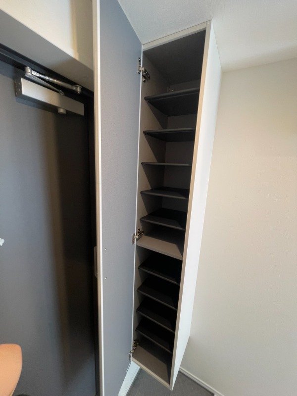 IL MEZZO DI TOKYO，TRE4階 シューズボックス