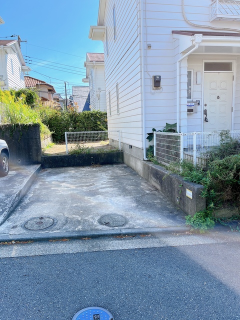 ビューテラス杉田Ｂ 駐車場