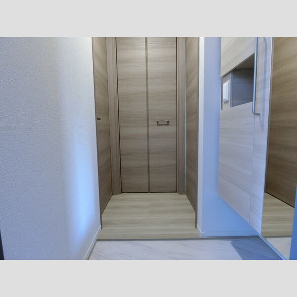 セレスティア柴又Ⅲ202号室 玄関