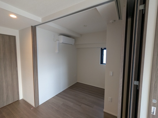 プレディアコート三軒茶屋502号室 スライディングウォール　2025年11月撮影