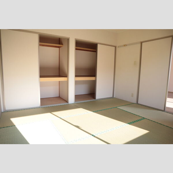 パークレジデンス201号室 和室収納