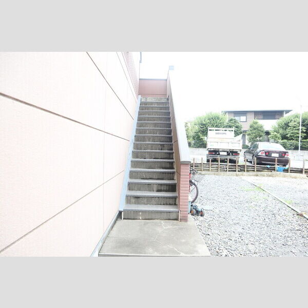 トップヒルズ若宮205号室 外階段