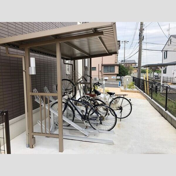 コンフォート102号室 駐輪場