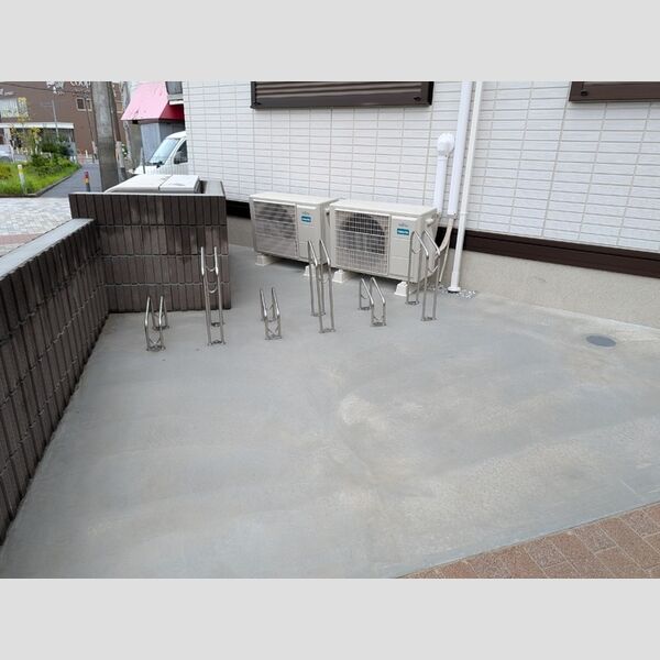 D Paina 神大寺 駐輪場