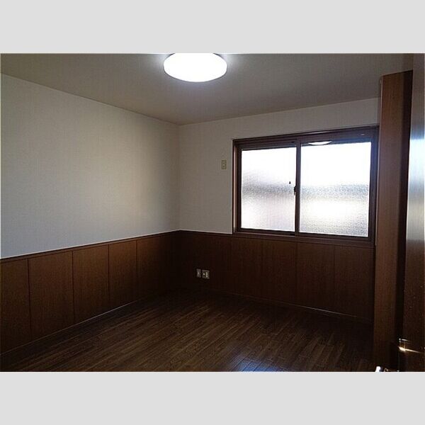 ヒルサイドコート　壱番館102号室 洋室