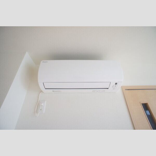 シャーメゾン　コルヌイエ103号室 エアコンは各室完備