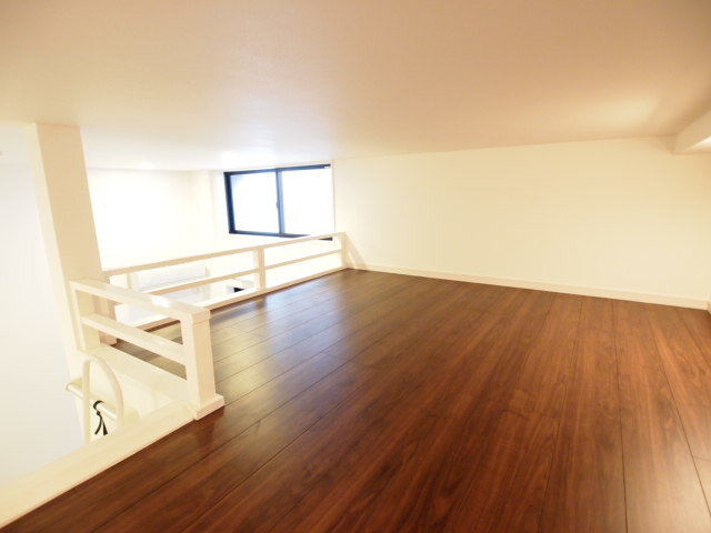 ｐａｚ　ｄｅｌ　ａｌｍａ　三山 リビング