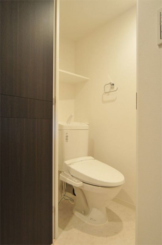 レジディア日本橋馬喰町Ⅱ4階 トイレ